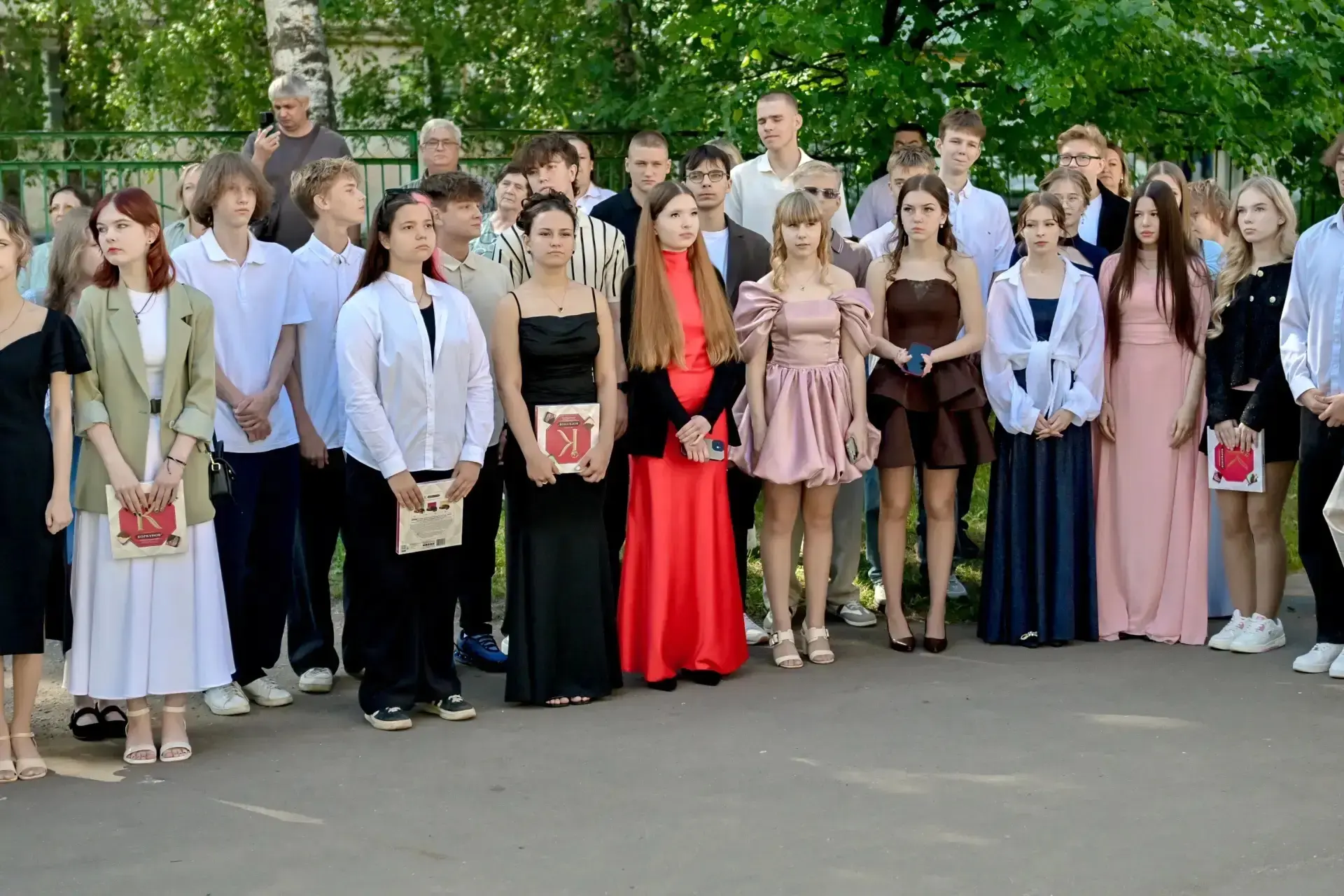 Торжественный момент, который запомнится навсегда! 🎉

27 июня  в нашей школе царила особая атмосфер