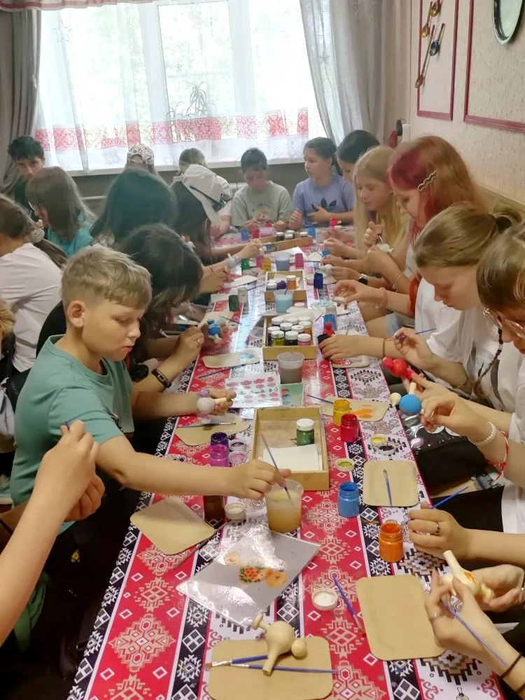 ☀️ 11 июня ребята из нашего творческого летнего лагеря побывали в п.Семибратово в "Библ...