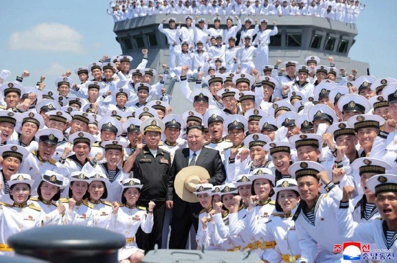 Северная Корея ввела в эксплуатацию крупнейший военный корабль — эсминец «Чо Хён» водоизмещением 500