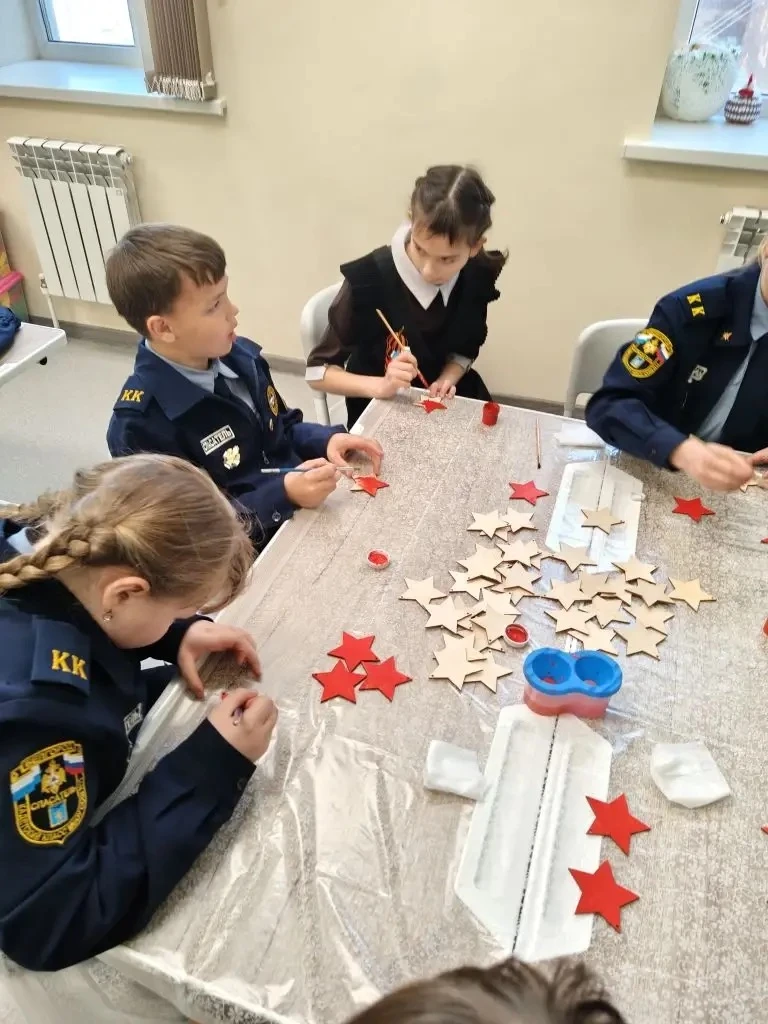 🇷🇺 Открытки Победы ✨  В 5Б классе ребята своими руками создали поздравительные открытки и изготовили