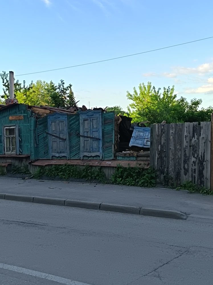 На месте снесённого ветхого жилья по Карельцева у Битëвки может появиться новый ЖК

Про планы благоу