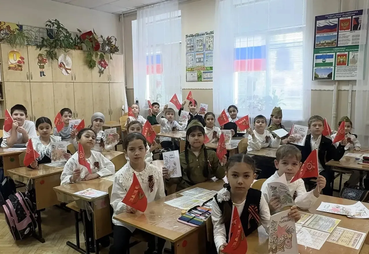 🌟 В нашей школе прошли классные часы, посвященные Дню Победы! 🎖️