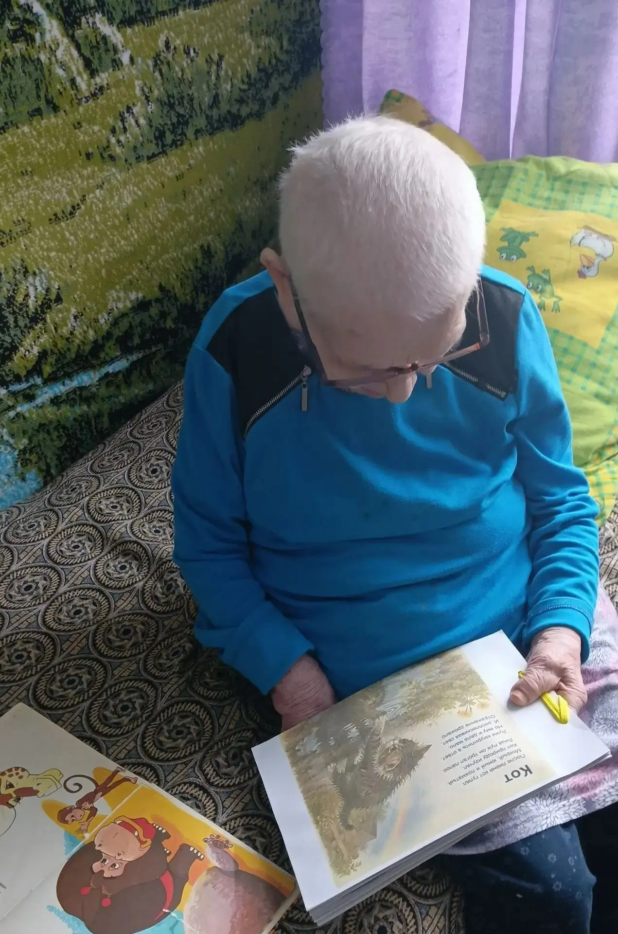 📚✨ Обмен книг и чтение стихов в ГБУ "Скоблинский ПНИ"! 📖🖊️