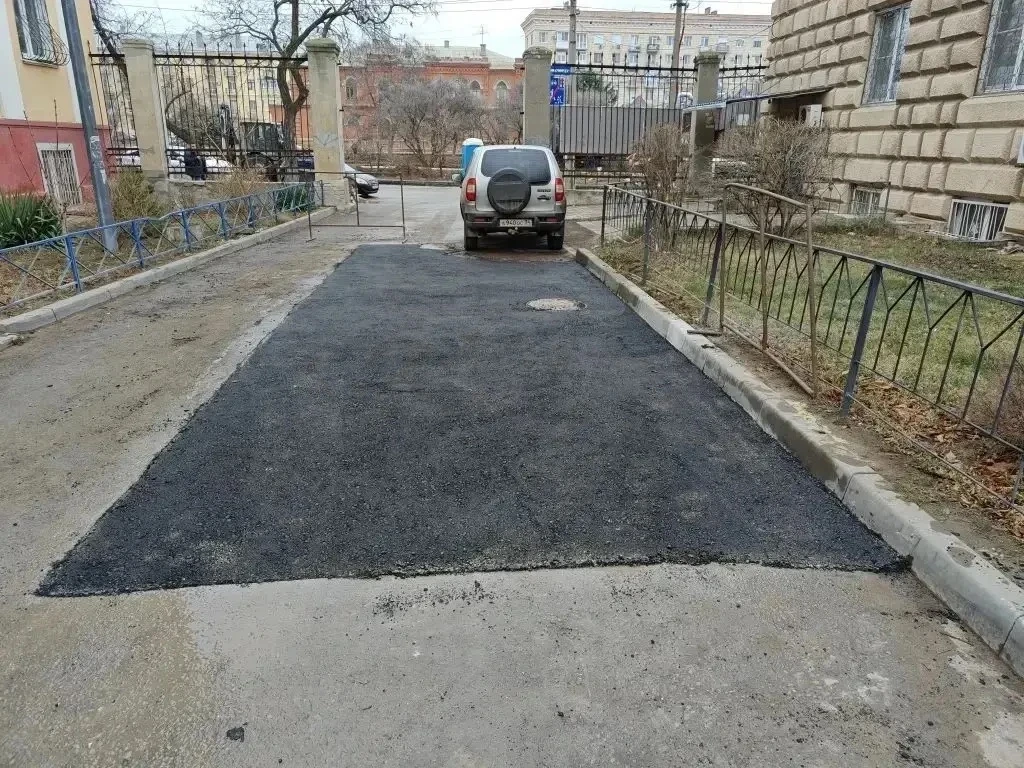 К новому году «Концессии» восстановили более 3000 «квадратов» асфальта в Волгограде  Пока волгоградц