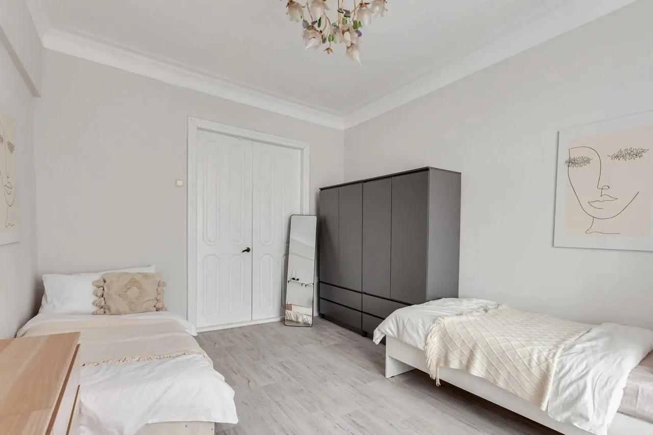 СПАЛЬНОЕ МЕСТО, 83 м²