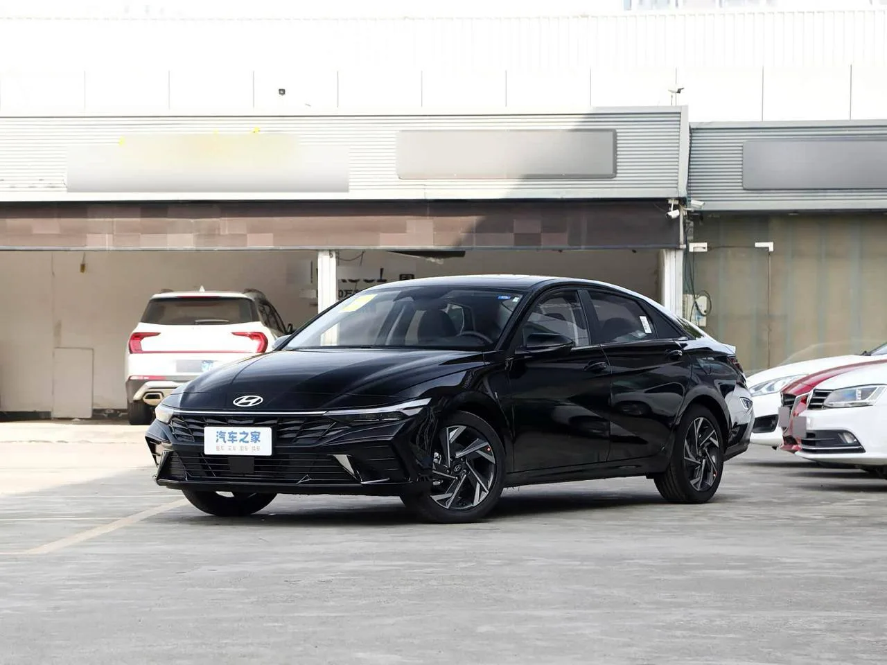 🔥 HYUNDAI ELANTRA 1.5 LUX PREMIUM
🇰🇷 Под заказ 30 дней

💰 1 940 000 ₽ с доставкой и документами 
