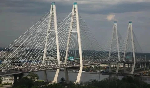 На Вантовом мосту в Петербурге перекроют полосы с 6 октября. Подробности публиковались ...
