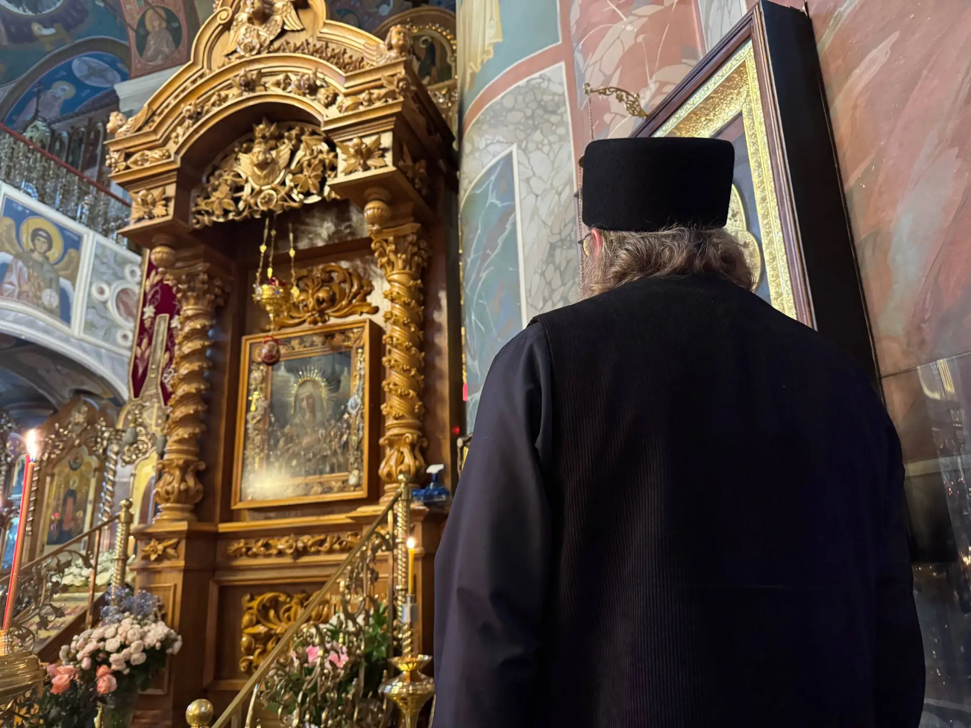 По дороге в Санкт-Петербург заехали в Дивеево к батюшке Серафиму