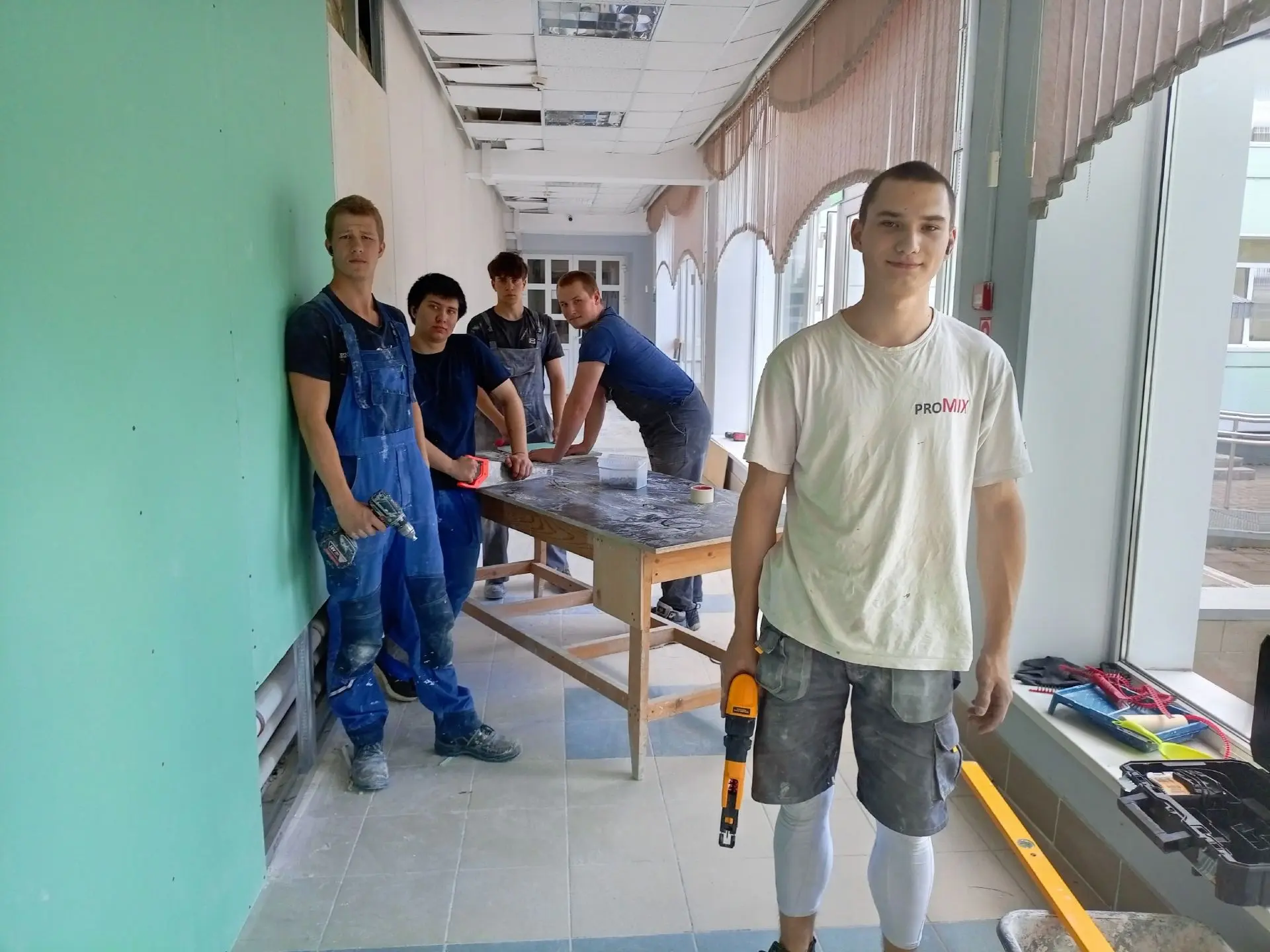 🎉 Последние штрихи — и ЛИСК снова ждёт своих героев! 🎉В нашем колледже кипит  подготовка к новому 