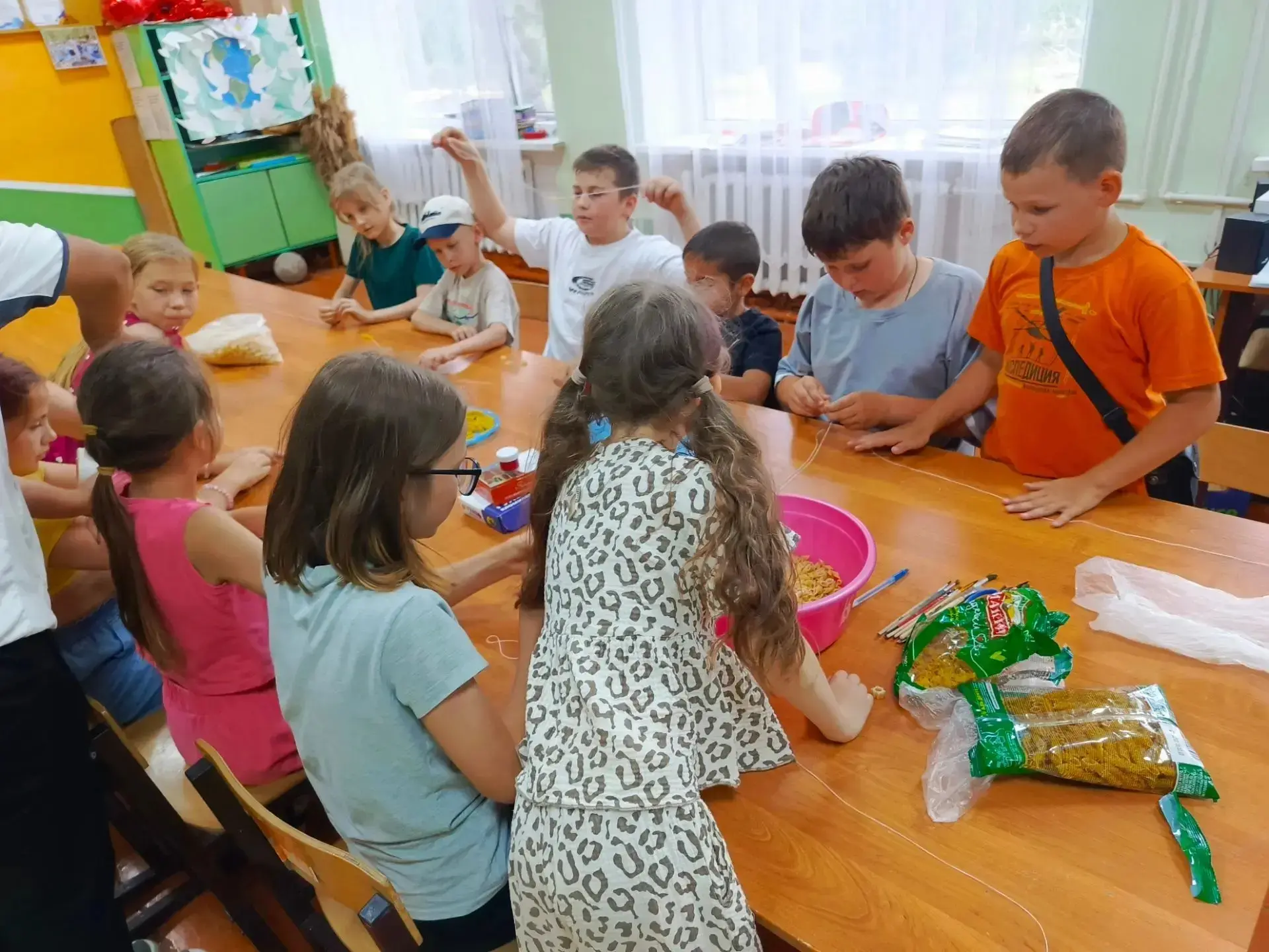 14-й день в пришкольном летнем лагере "Фантазеры".
Утро в нашем школьном лагере началось бодро и дру