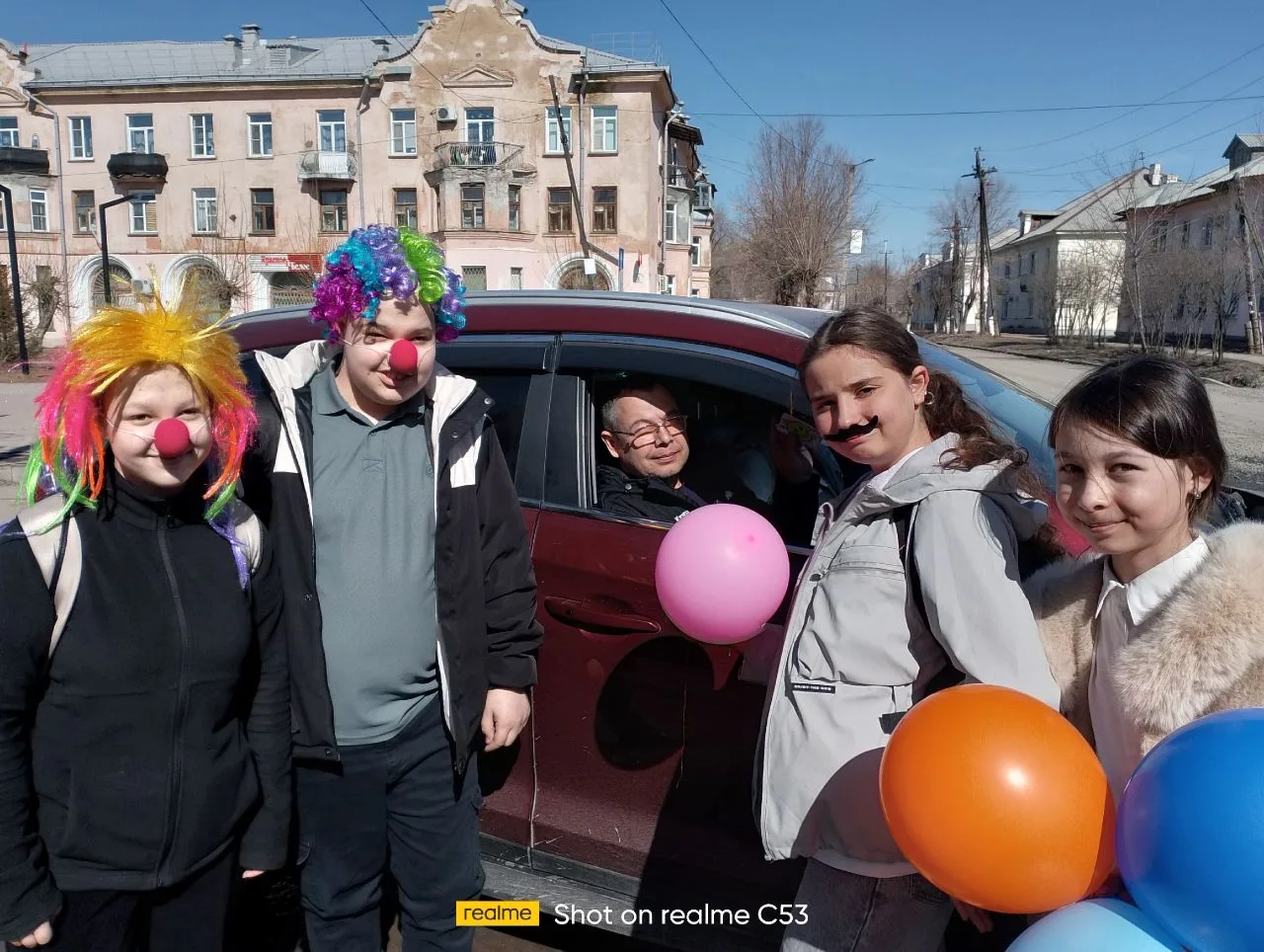 "День смеха" в России - не самый распространённый праздник, но всё же, довольно известный. Волонтёры