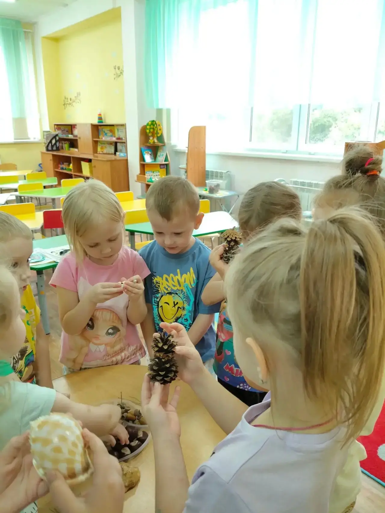 🌿 День природы у «Фантазеров»! 🌿

Наши маленькие исследователи отправились в увлекательное путешес