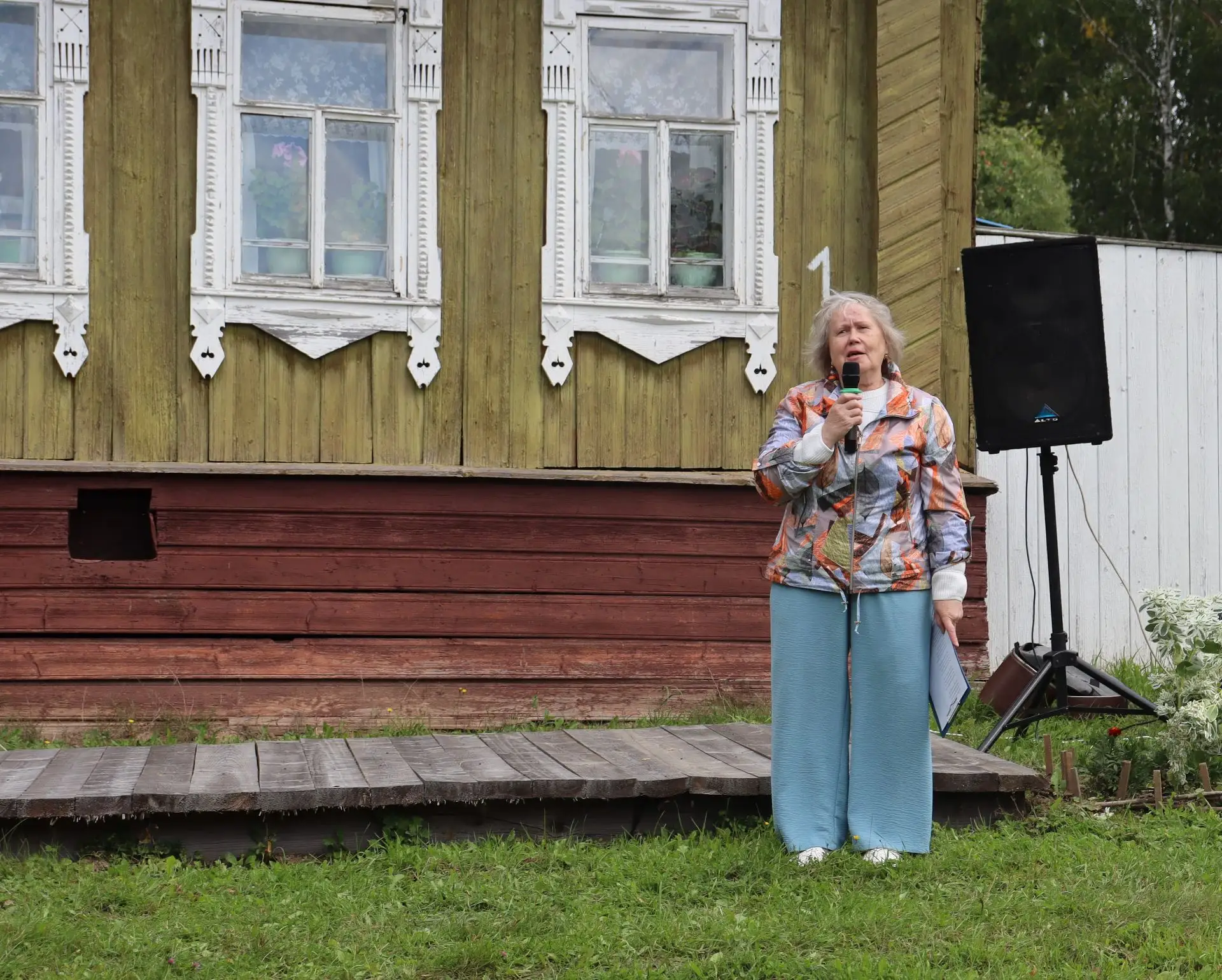Светлый праздник и народные традиции: как прошел концерт в деревне Дворяне!