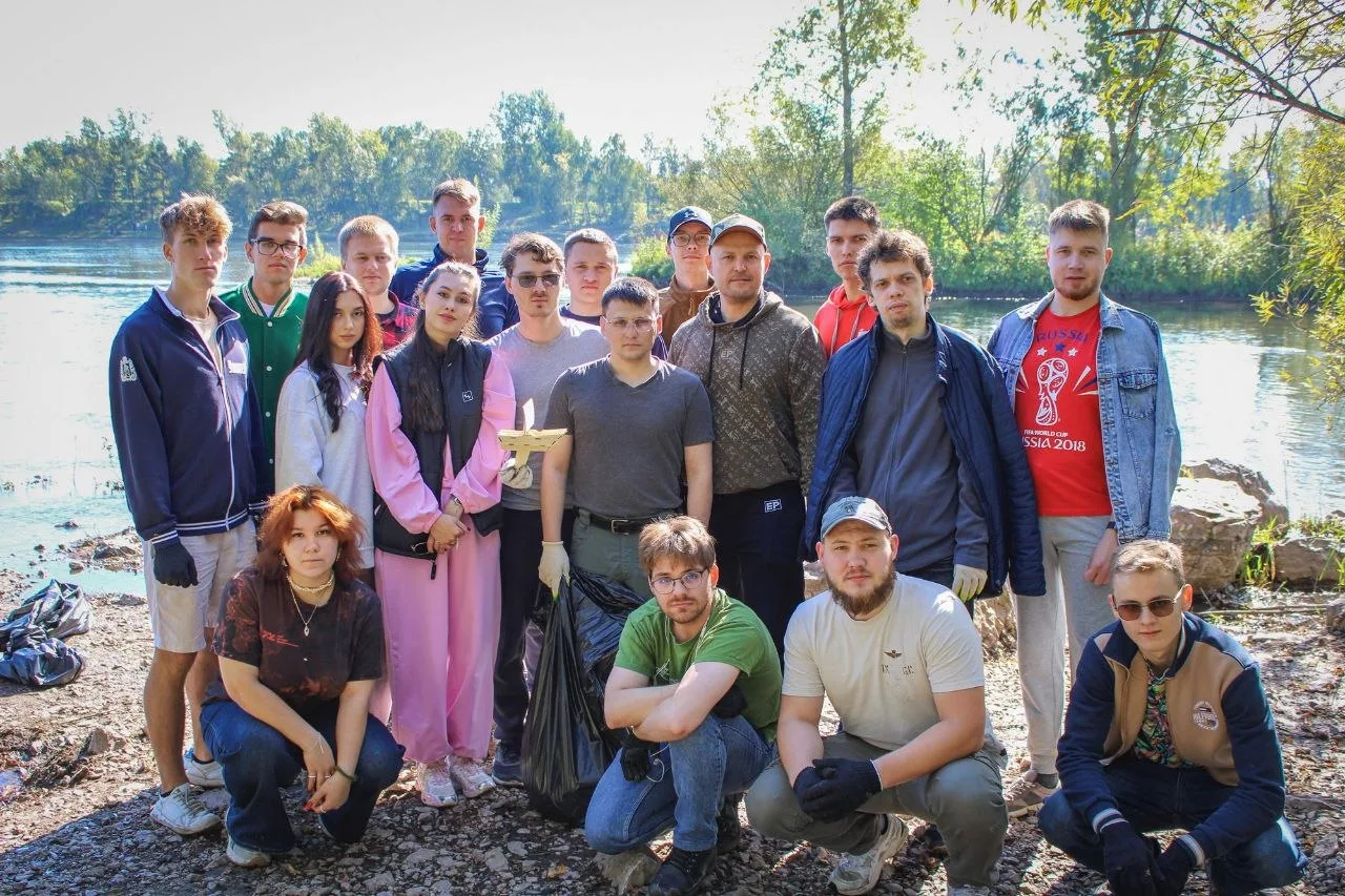В Красноярске прошла масштабная экологическая акция по уборке набережной Енисея