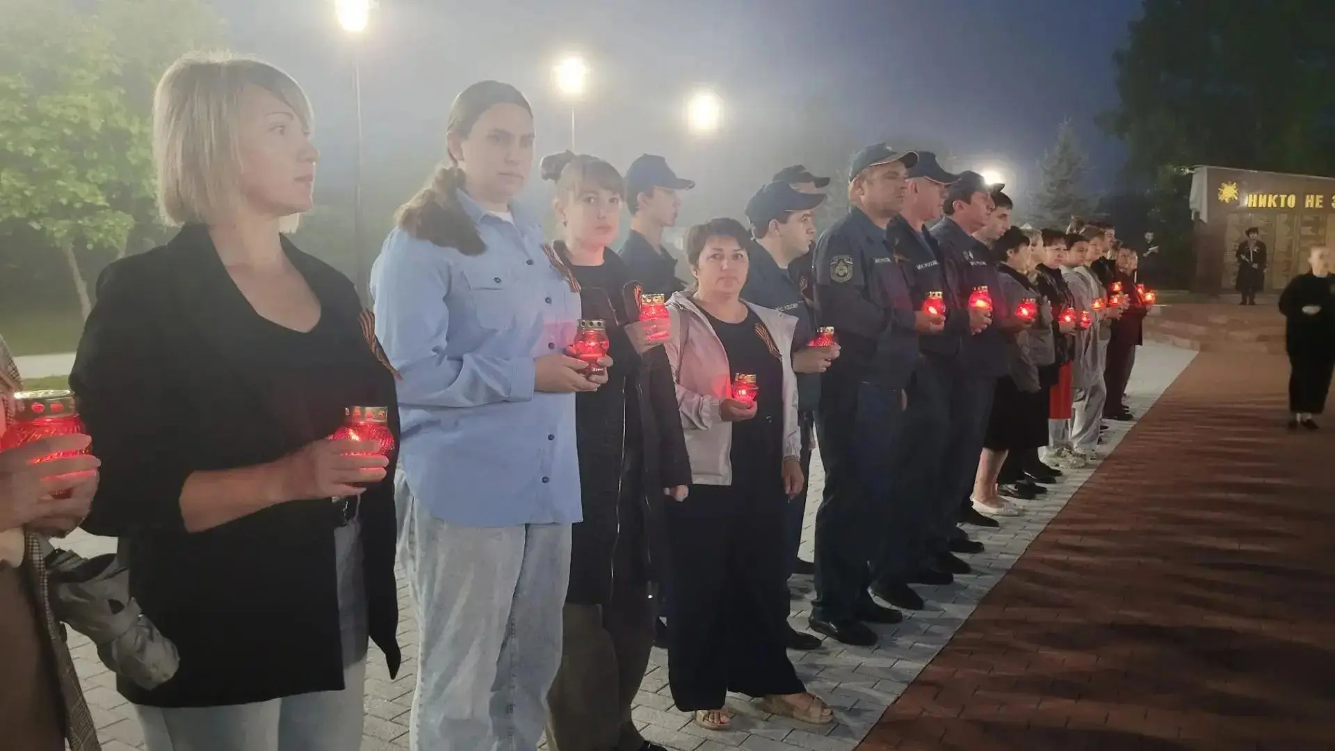 В четыре часа утра 22 июня 2025 года у Вечного огня в городе Апшеронске в рамках Всерос...