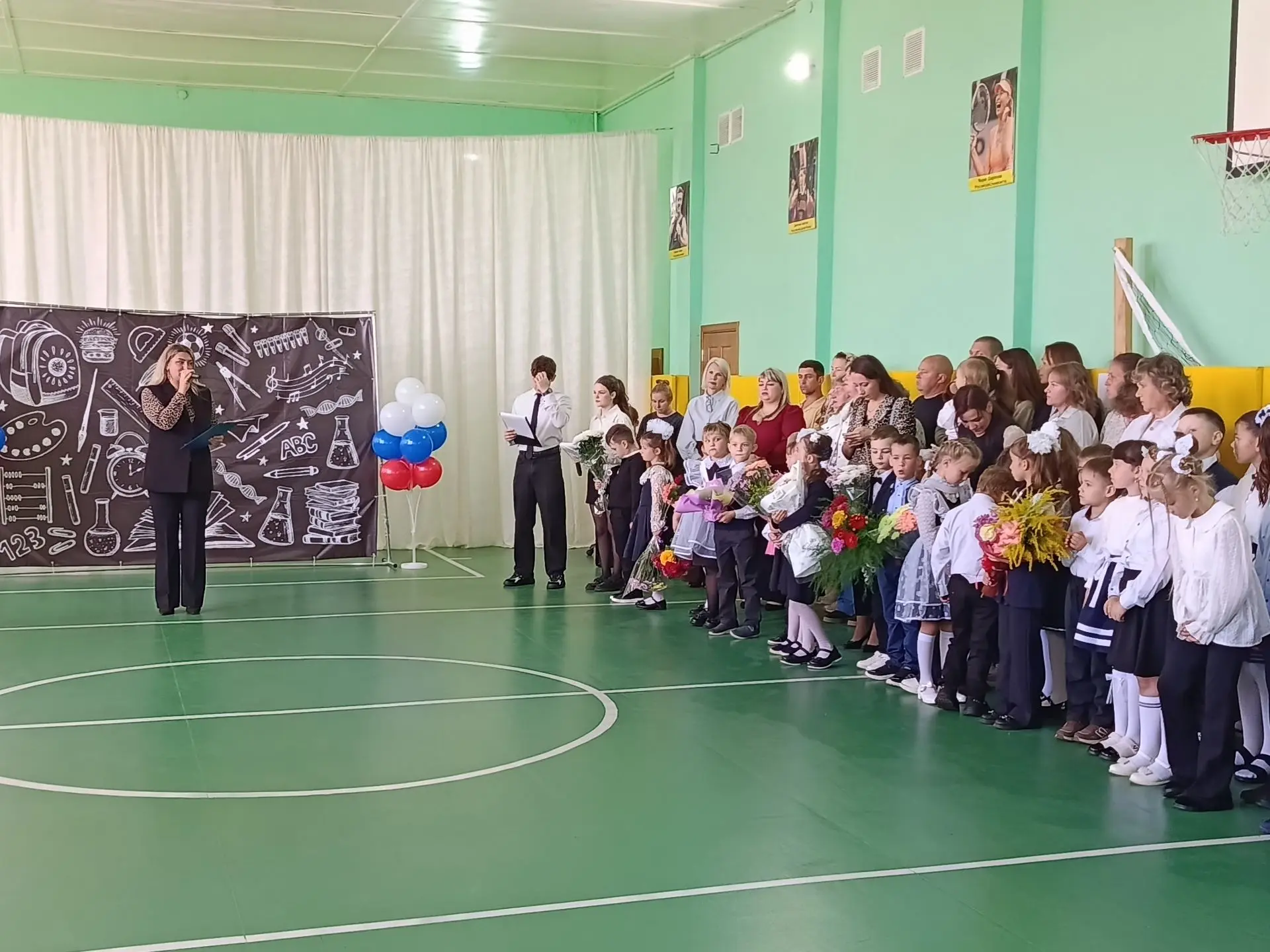 1 сентября в нашей школе состоялся праздник, с которого начинается новый учебный год!