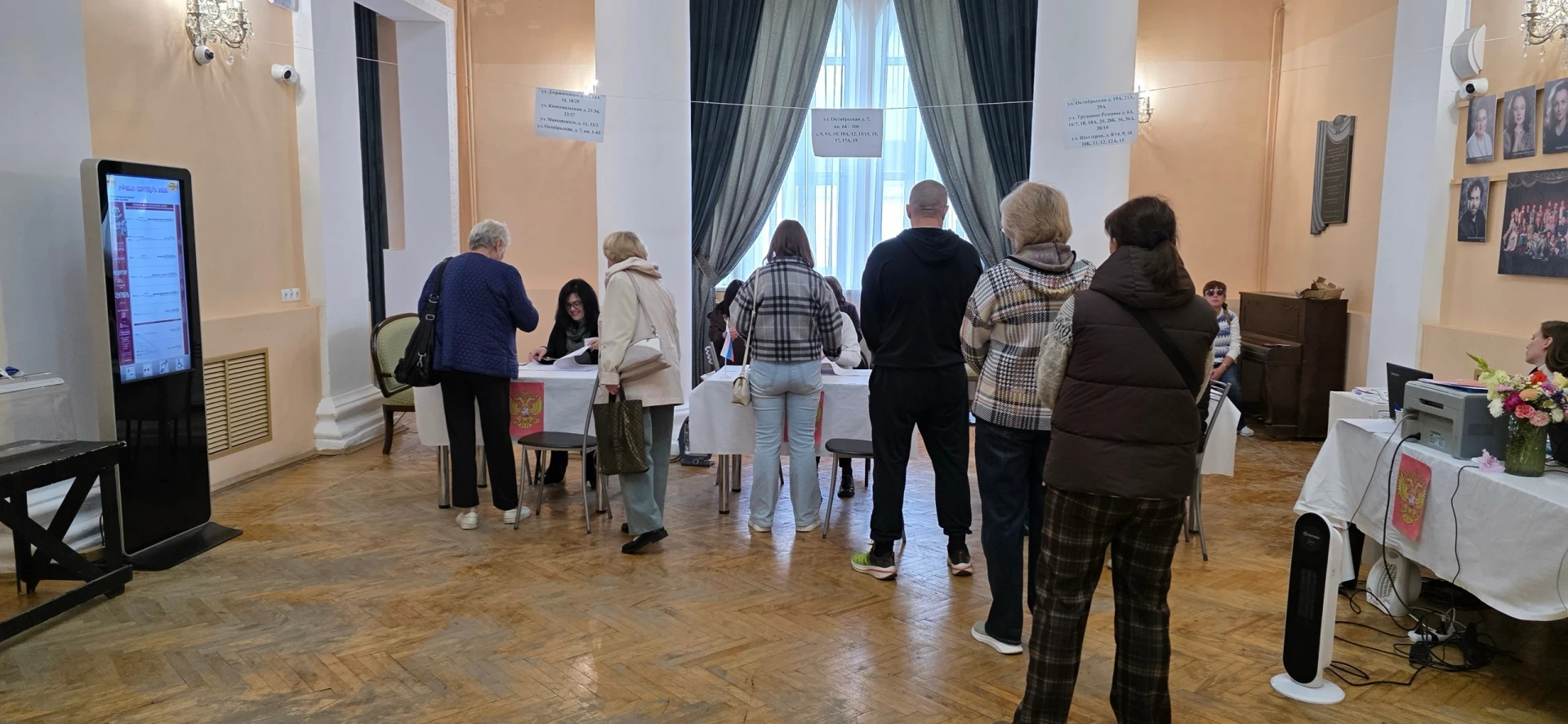 Внимание, старт! В Новомосковске открылись избирательные участки
