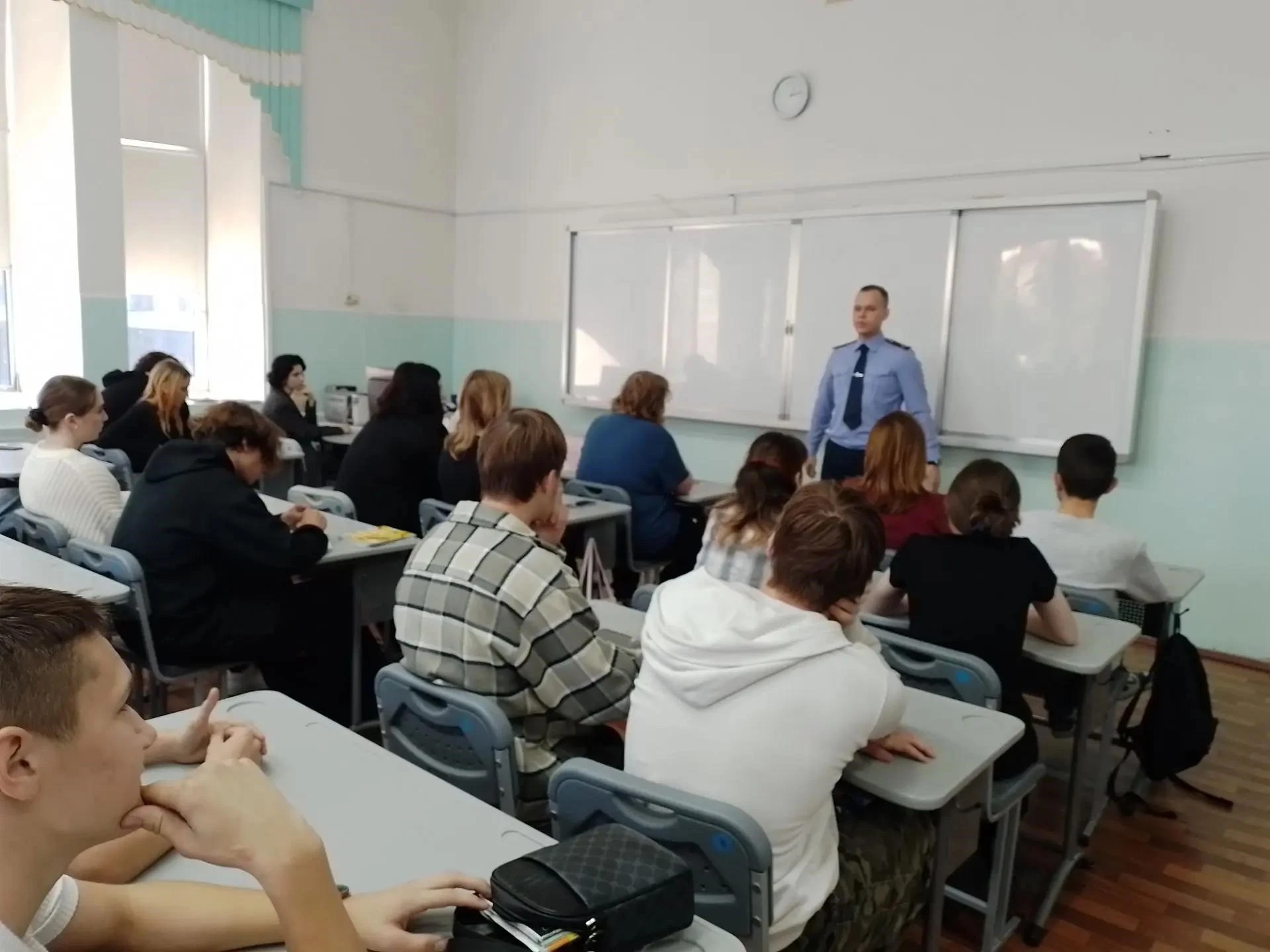 Профилактика преступлений среди несовершеннолетних
