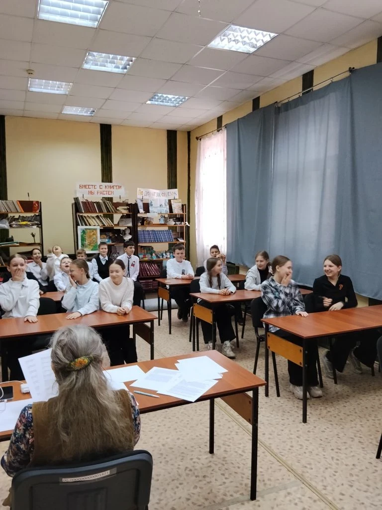 📚 Читаем детям о войне… 🕊️❤️  В эти дни, когда вся страна вспоминает героические страницы нашей исто