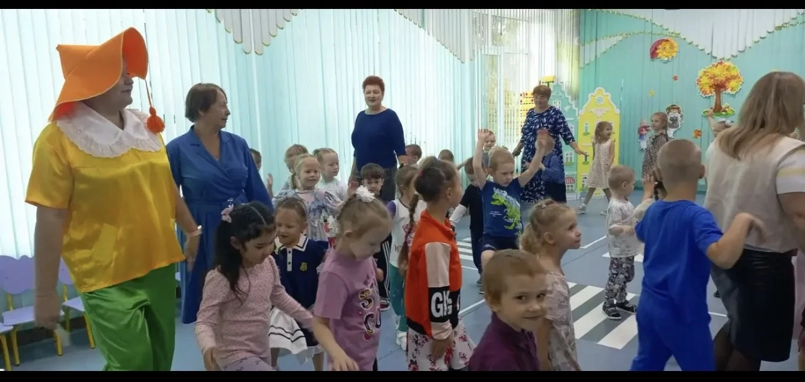 Сегодня в нашем детском саду прошло развлечение для детей «День знаний». Это действител...