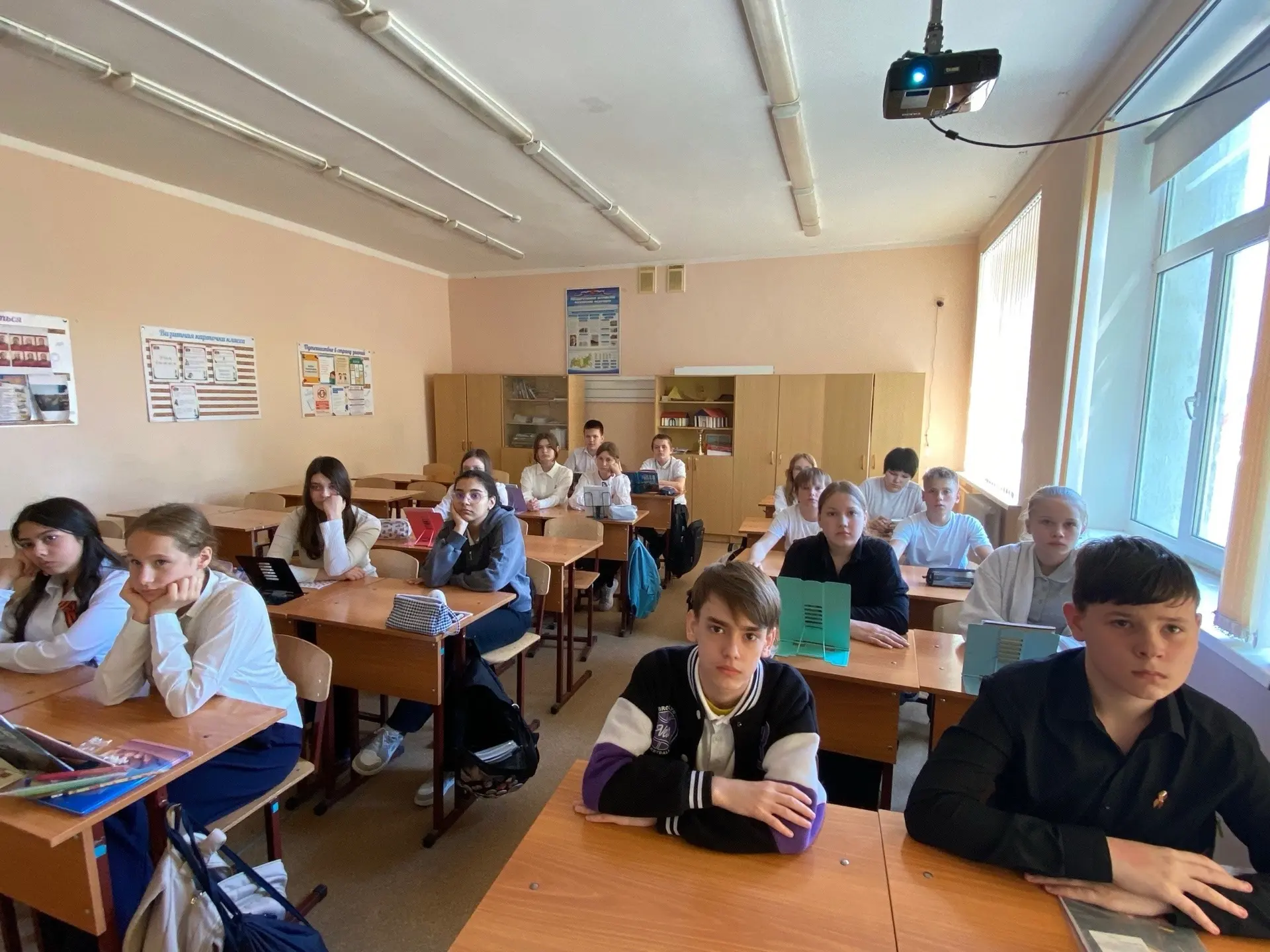 В преддверия 81 годовщины великой Победы советник директора по воспитанию Никита Александрович Сивен