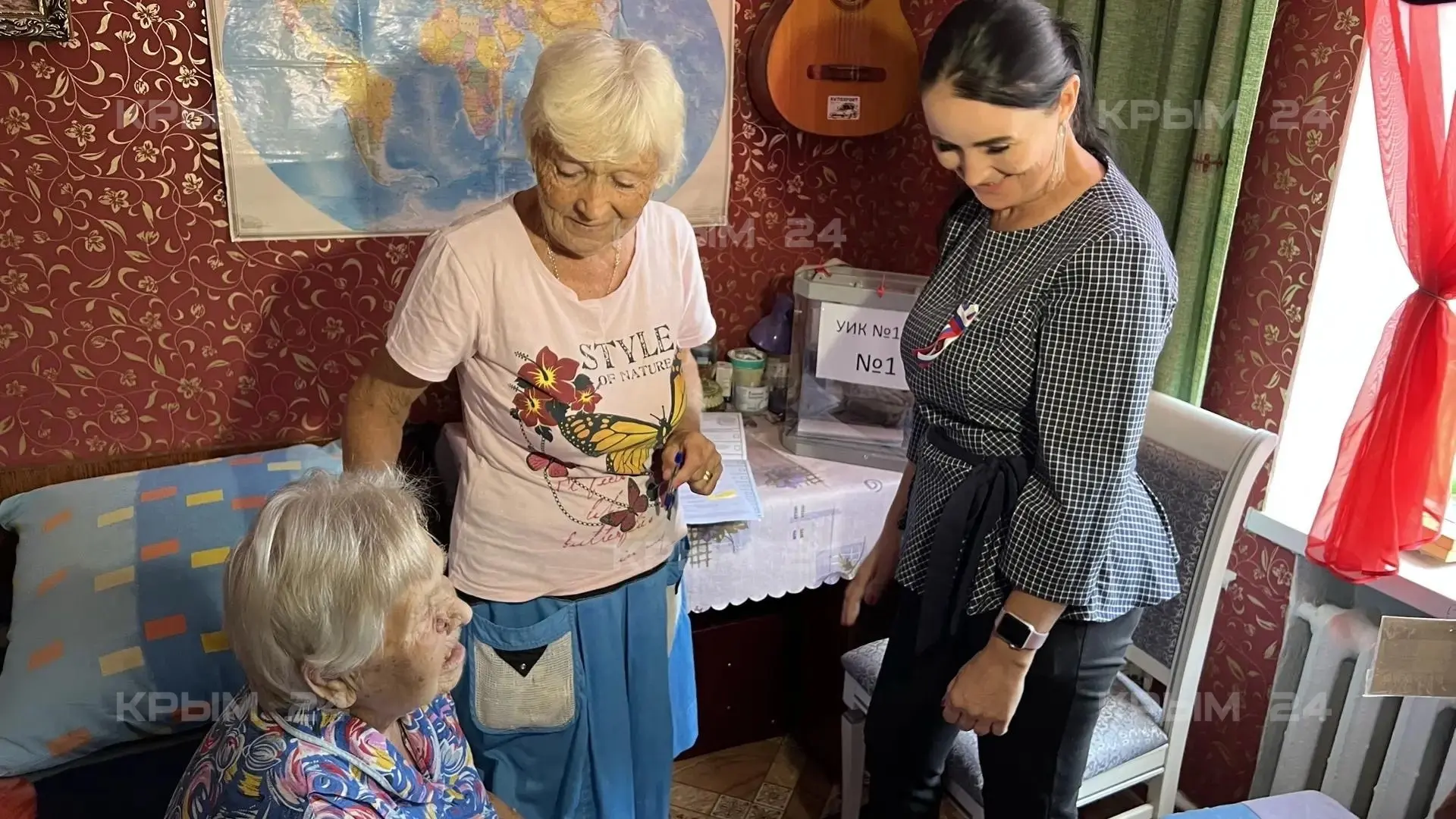 🇷🇺 103-летняя жительница Керчи проголосовала на выборах в Госдуму из дома