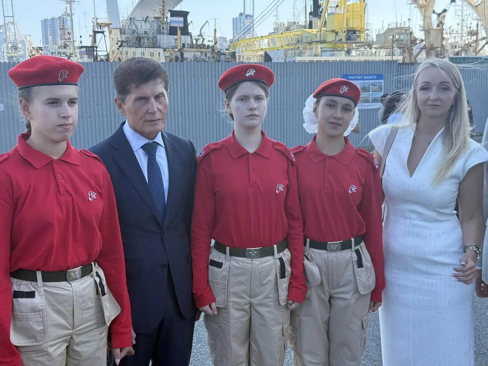 Сегодня наши юнармейцы приняли участие в торжественном открытии мурала на Набережной Це...