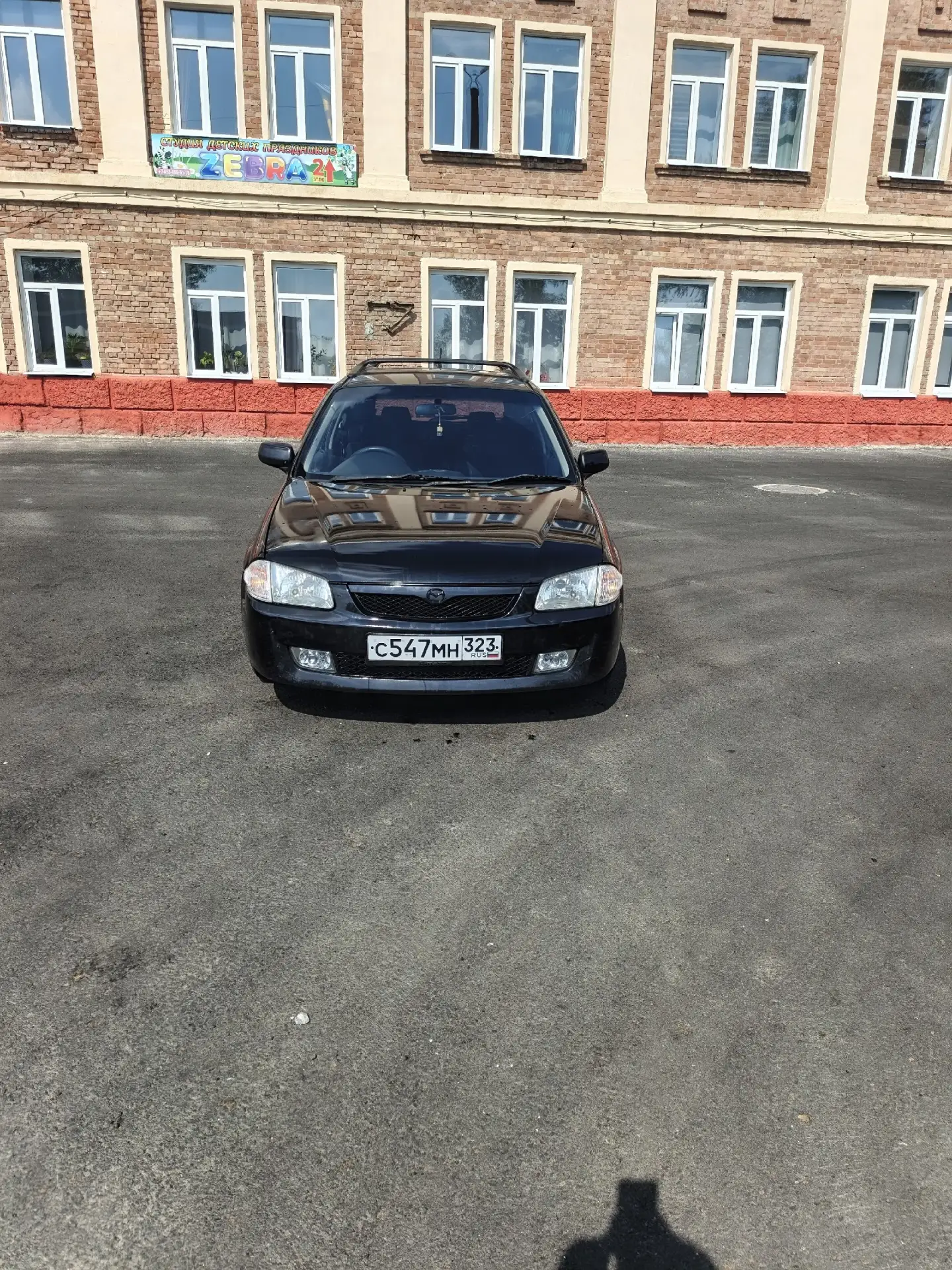 Продам Мазду Фамилия 1998г 1.5л 130л.с. АТ в отличном состоянии.