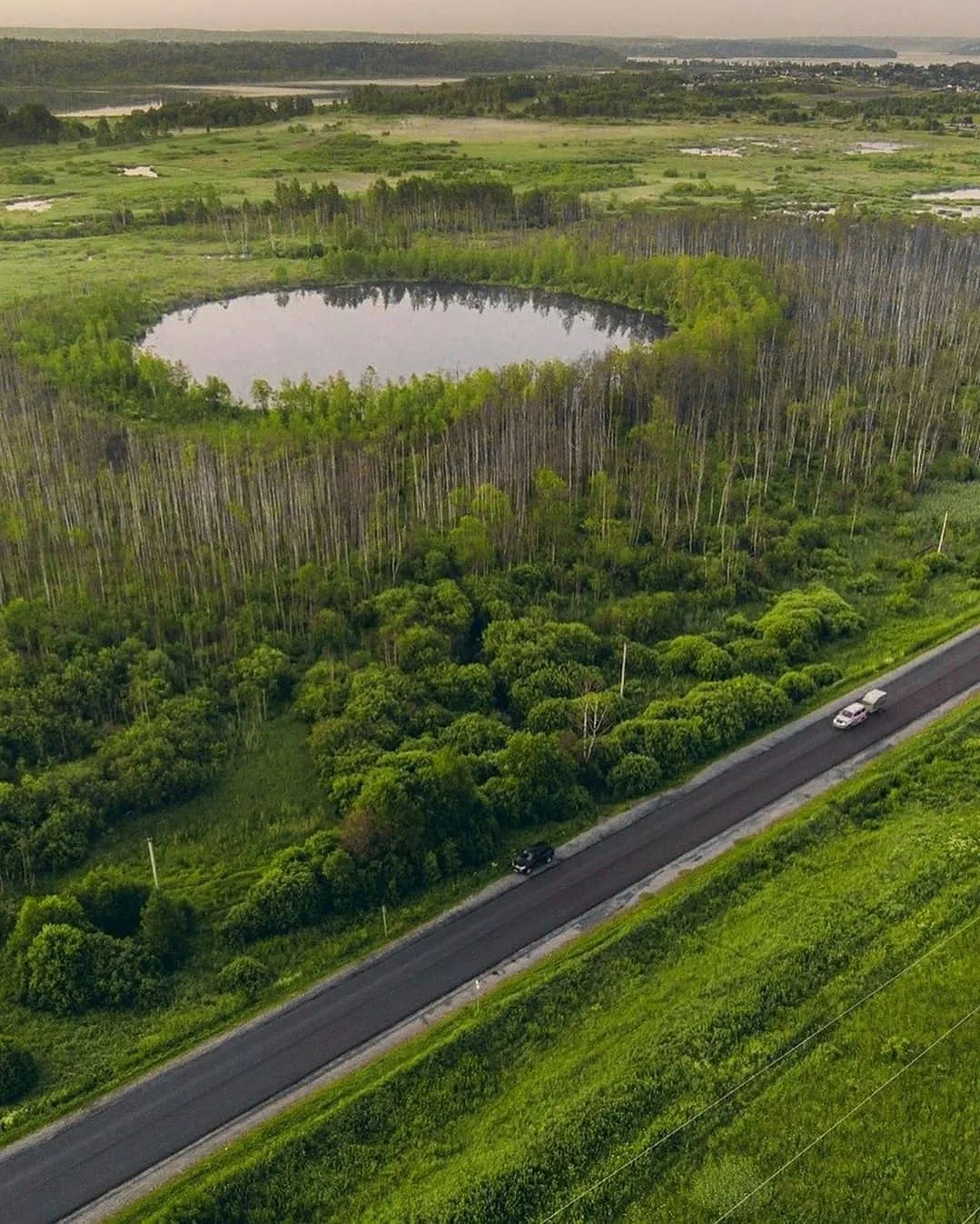 Бездонное озеро в Московской области  Этот загадочный водоём находится недалеко от Солнечногорска Мо