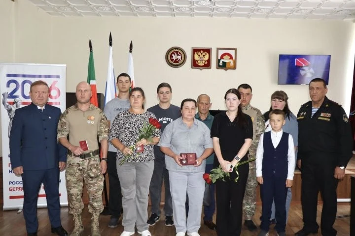 Вручили награды нашим Героям! 🙏🏻⭐️

Орденом Мужества награждены:
⭐️ Владимир Александрович Калюшев