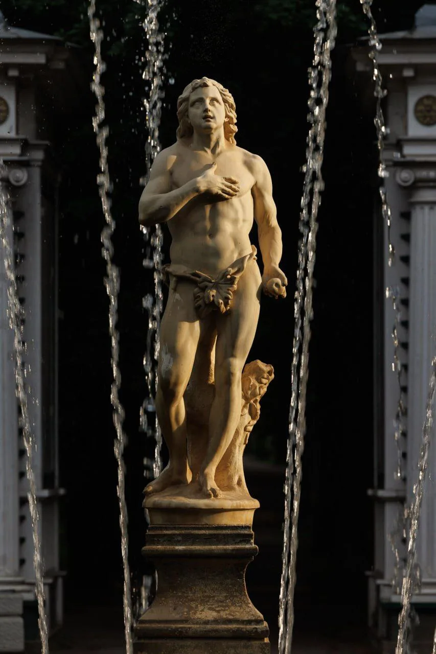 ⛲ Фонтаны «Адам» и «Ева» в Петергофе