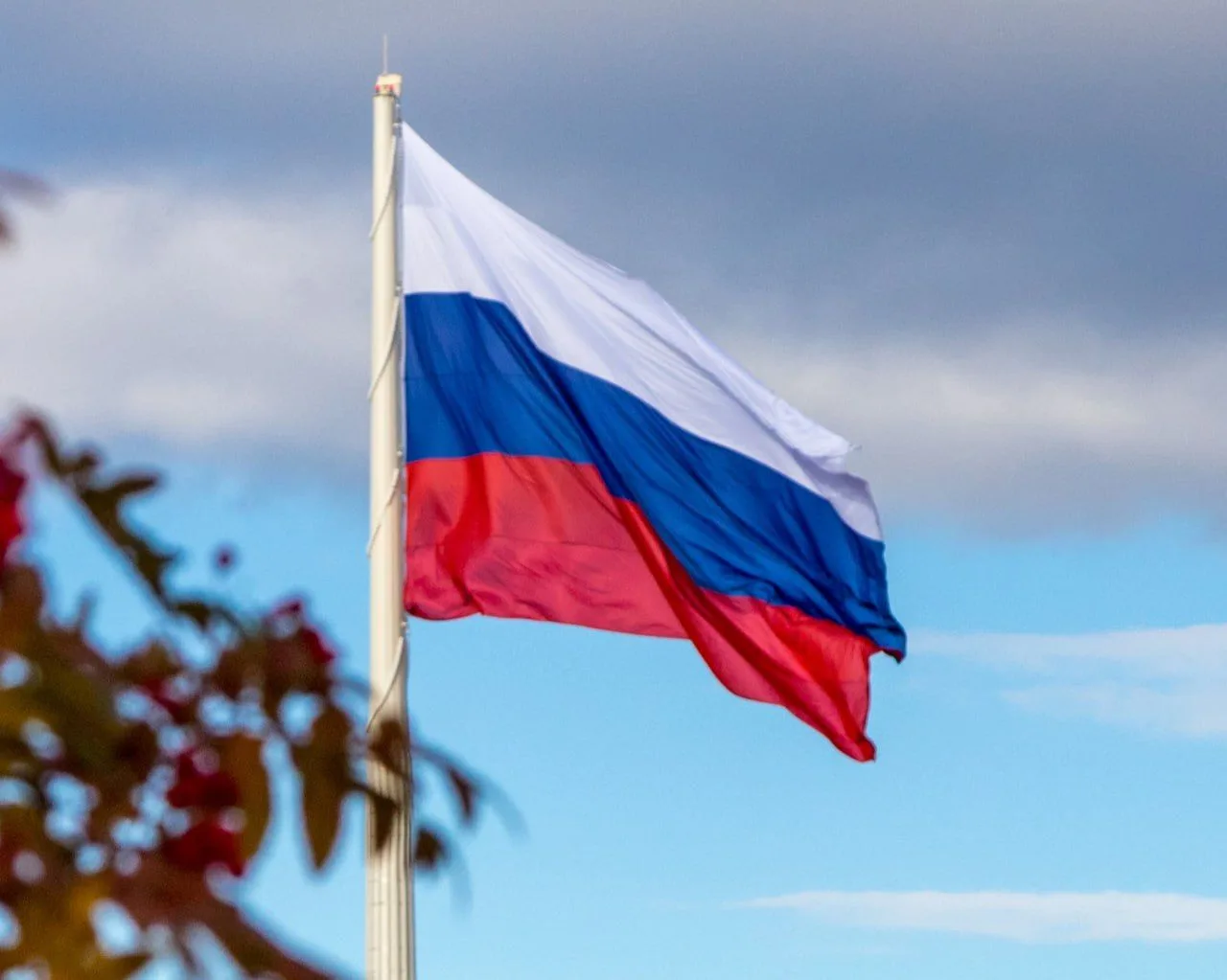 Сегодня мы празднуем главный национальный праздник – день нашей великой Родины! Это время, когда мы 