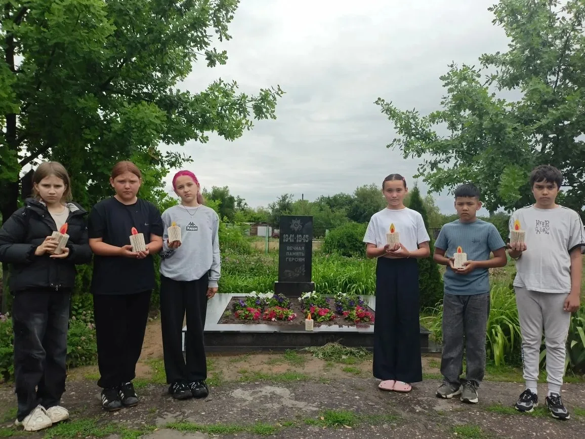 В России проходит акция "Свеча памяти", в рамках которой 22 июня, в день начала Великой Отечественно