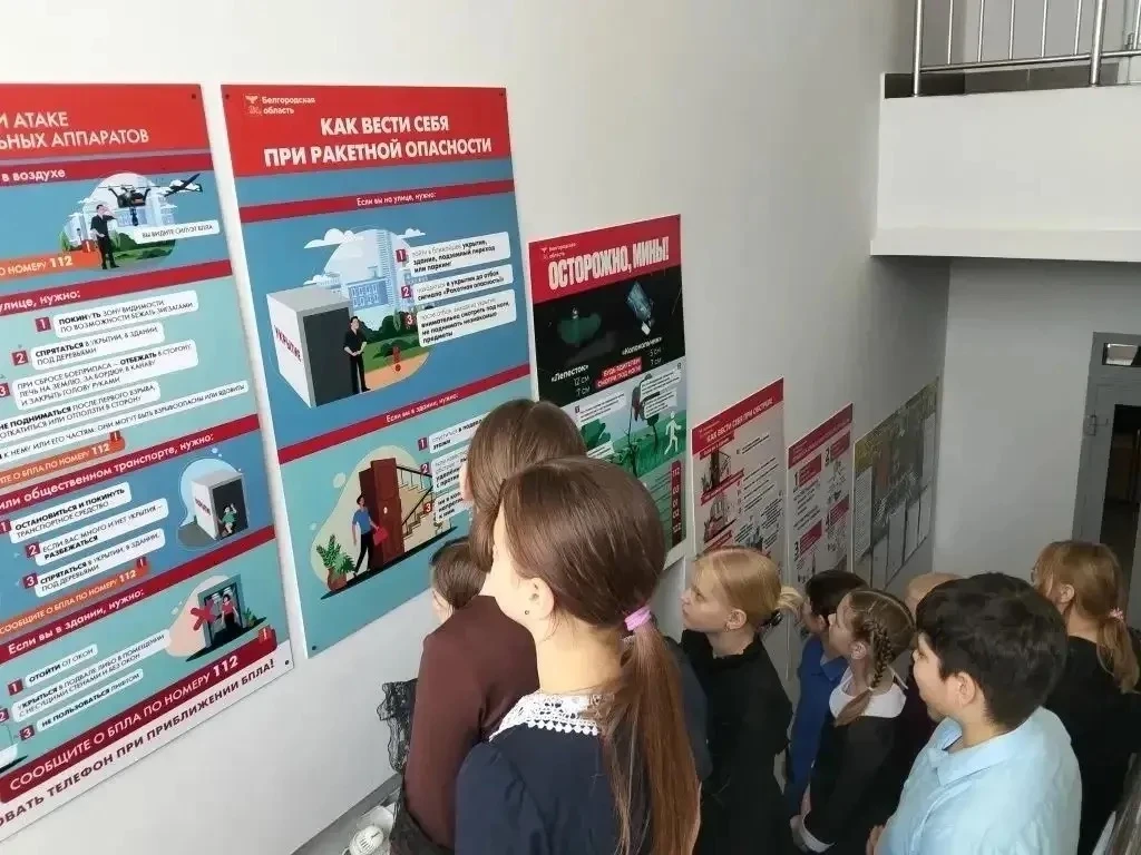 Сегодня на классных часах учителя еще раз провели беседу с детьми о правильных действия...