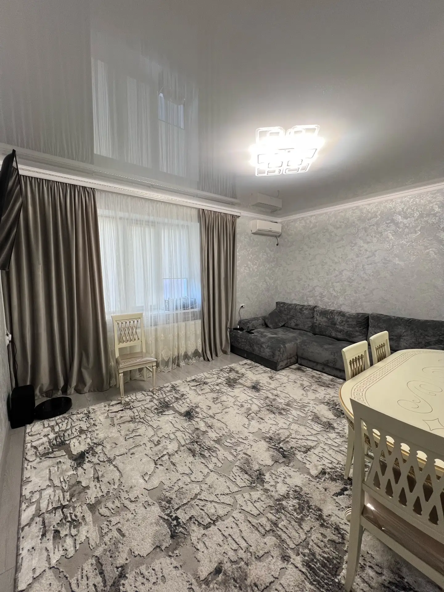 #СУДАК  Сдается уютный дом под ключ в районе кипарисовой аллеи. 4 спальные комнаты, полностью оборуд