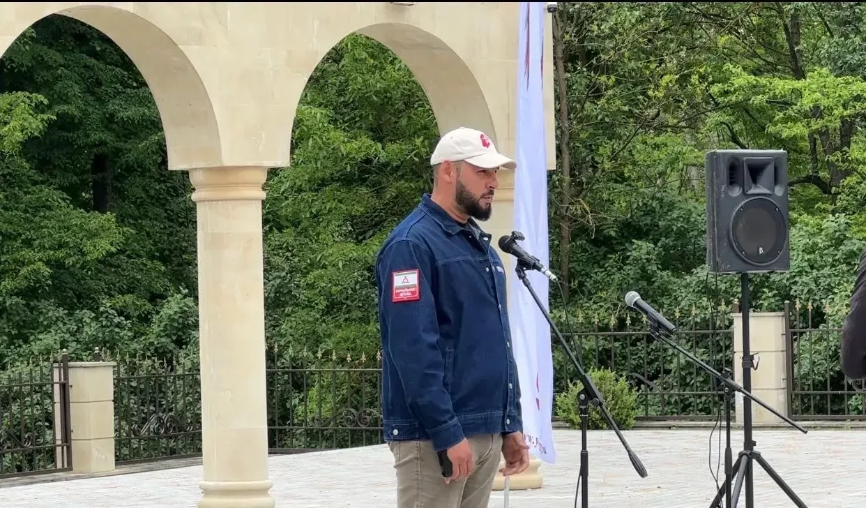 ⚡️ В Малгобеке прошло праздничное шествие ко Дню детских общественных организаций