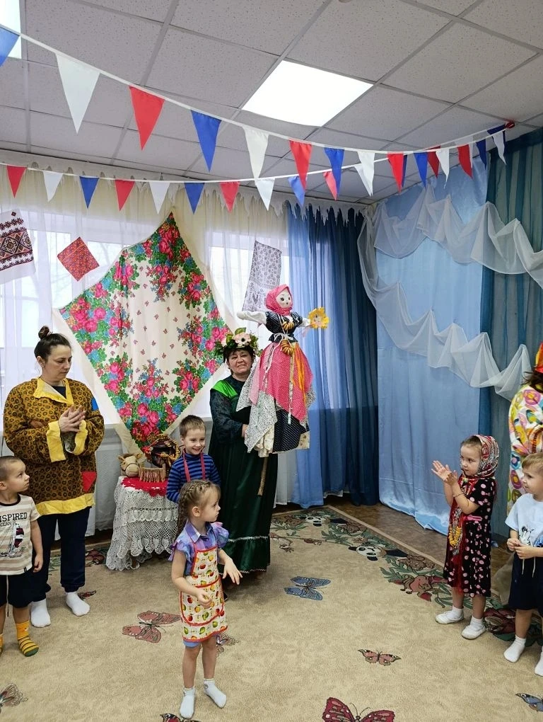 Весёлые проводы зимы прошли во всех дошкольных отделений МБОУ Видновской СОШ N1. Традиционный праздн