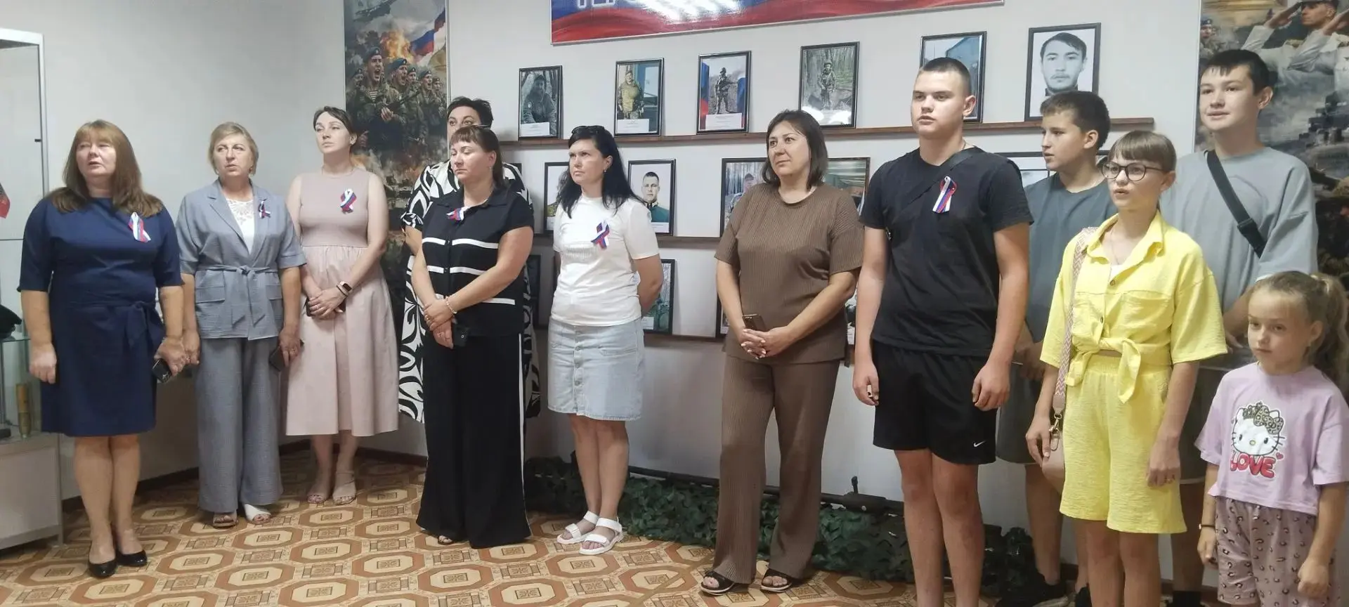 Стала участницей мероприятия, посвящённого Дню флага, оно началось с исполнения гимна. ...