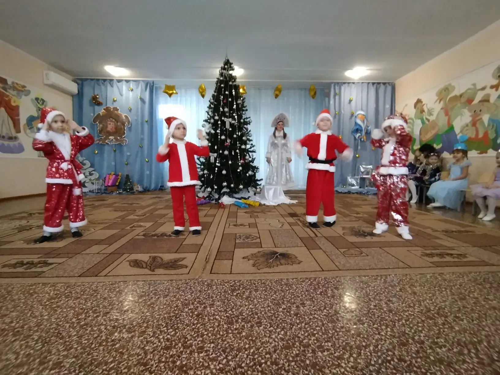 «Каркуша и новогодние игрушки»
