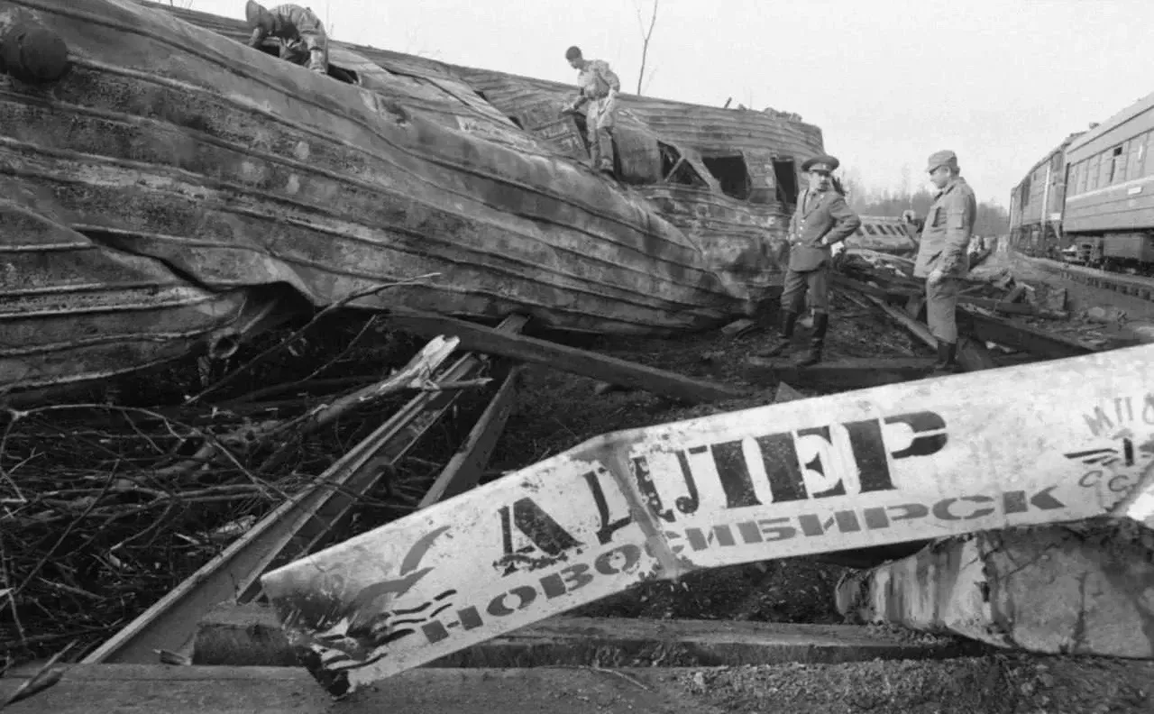 📅 37 лет назад, в ночь с 3 на 4 июня 1989 года, произошла крупнейшая железнодорожная к...