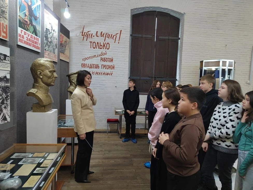 💫Каникулы - с пользой!  Ученики 7 "А" класса  со своим классным руководителем на каникулах  посетили
