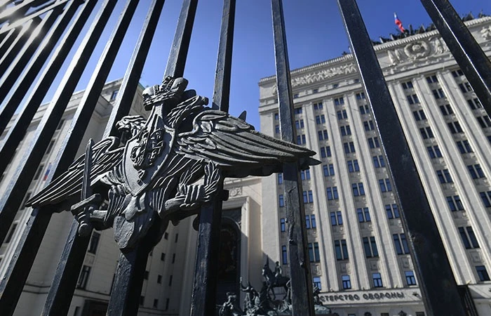 🪖 Петербург снижет выплаты по контрактам с Минобороны.