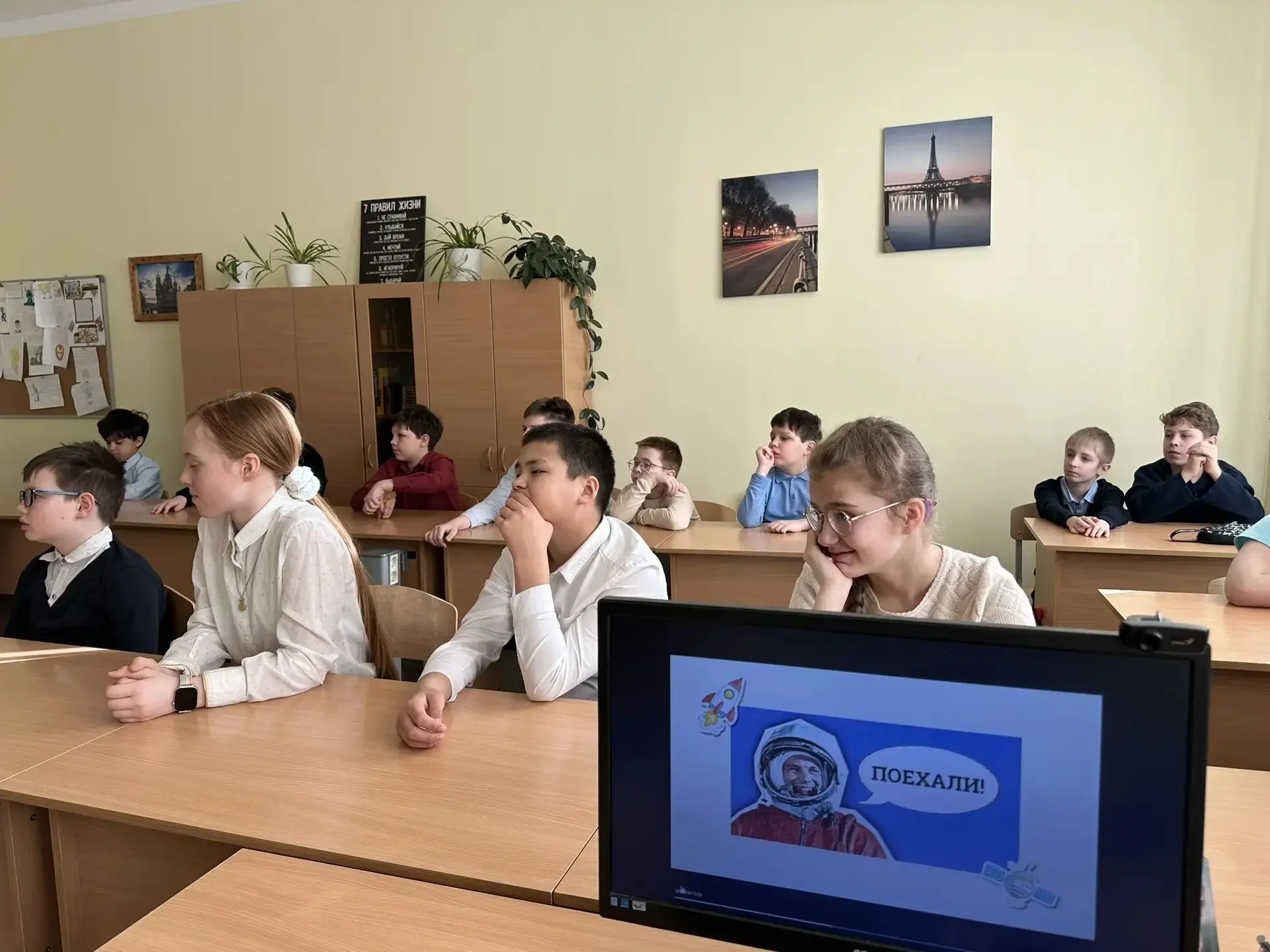 В этом году мы отмечаем  65 лет с момента, когда человечество сделало свой первый шаг в космос. Это 