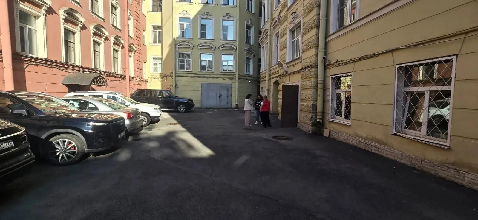 Уборка дворовой территории