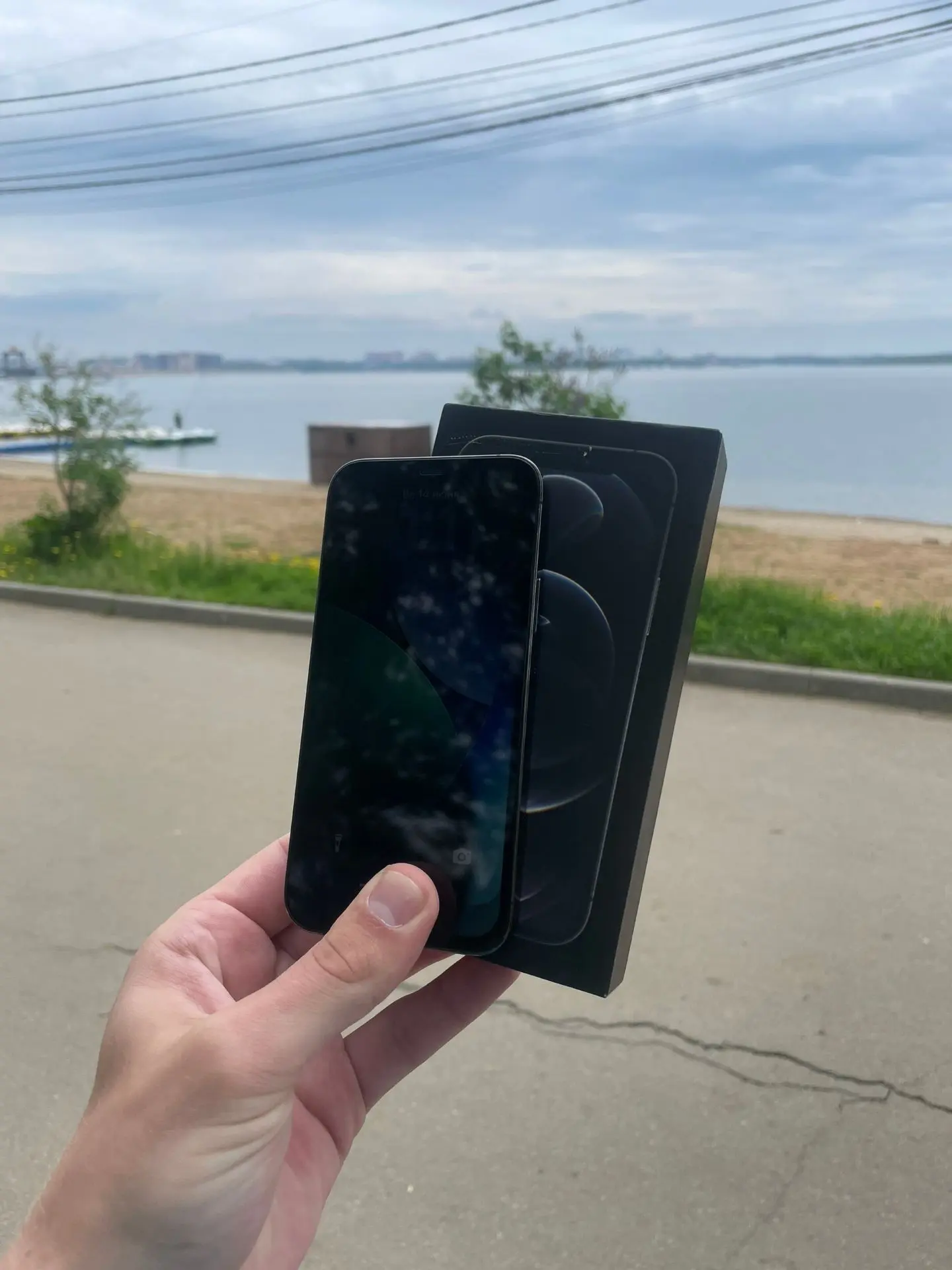 Продам iPhone 12 pro 128GB
Все работает ✅
Менялся дисплей и акб остаток 100
Разбит зад
Цена 14.490₽ 