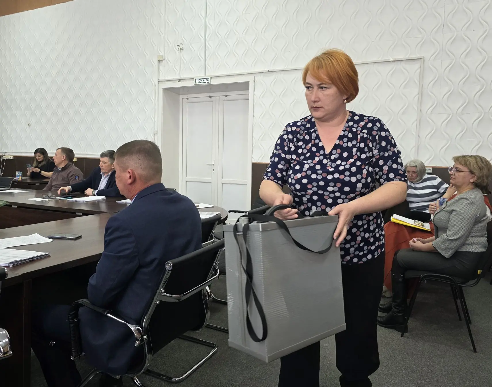 На прошедшем сегодня очередном заседании окружной думы депутатам предстояло рассмотреть 26 вопросов.