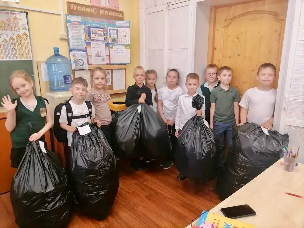 #МБОУБСОШ2

23 мая состоялась последняя акция по сбору вторсырья перед летними каникулами.
Ребята 1 