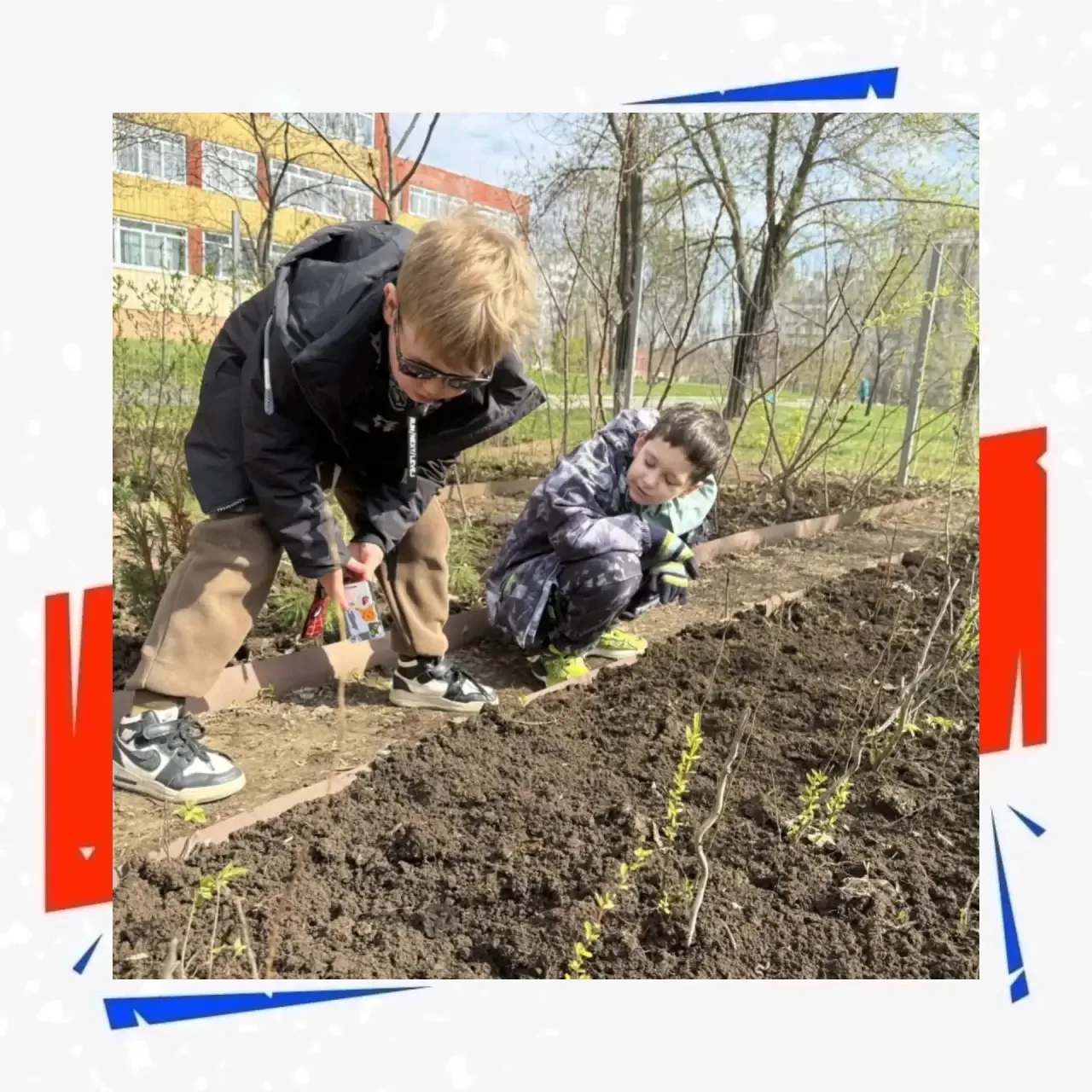 Родному Лицею – забота  лицеистов 💚  Вот так дружно и все вместе наводим чистоту и порядок в родном 