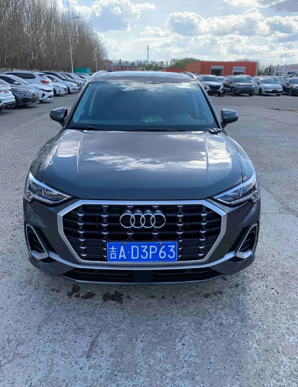 🚗 Название: Audi Q3L