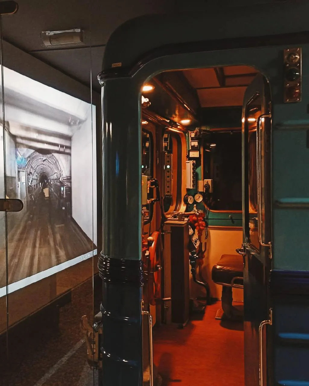 🚇 Интерактивный центр истории метрополитена